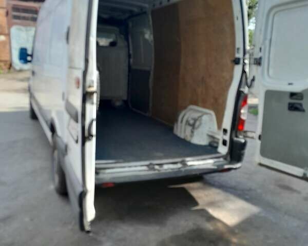 Белый Рено Мастер, объемом двигателя 2.46 л и пробегом 425 тыс. км за 6950 $, фото 2 на Automoto.ua