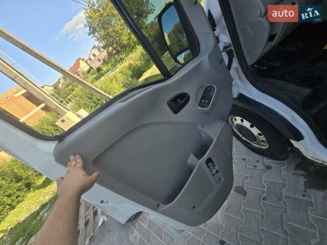 Білий Рено Мастєр, об'ємом двигуна 2.5 л та пробігом 470 тис. км за 7550 $, фото 3 на Automoto.ua