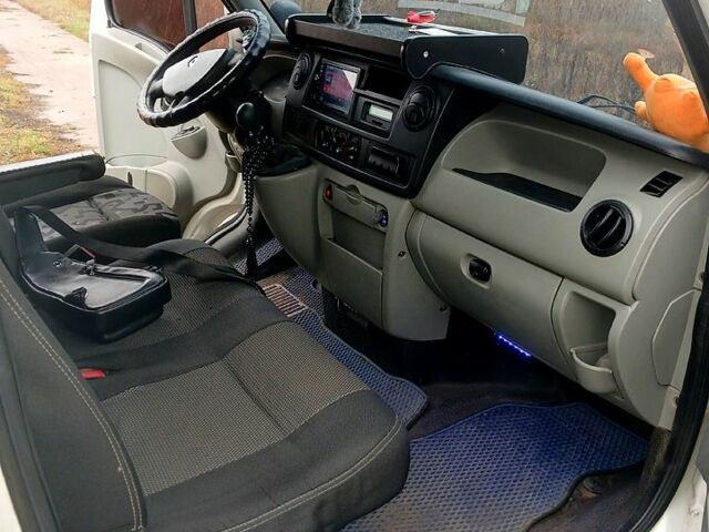 Белый Рено Мастер, объемом двигателя 2.5 л и пробегом 650 тыс. км за 7500 $, фото 5 на Automoto.ua