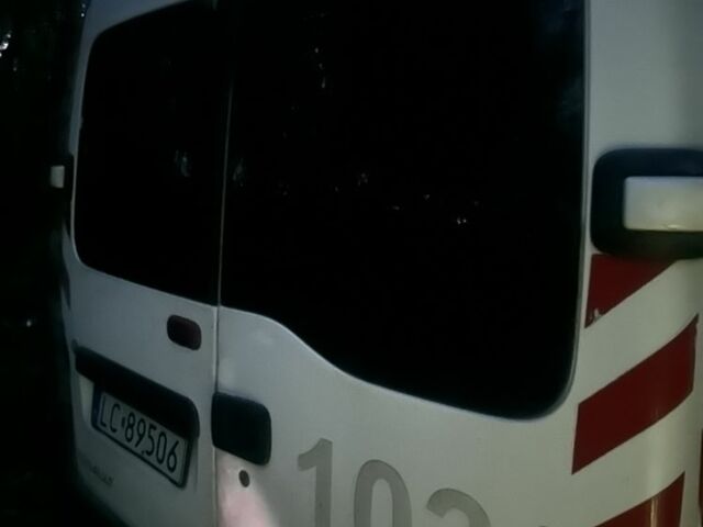 Белый Рено Мастер, объемом двигателя 2.5 л и пробегом 400 тыс. км за 2500 $, фото 2 на Automoto.ua