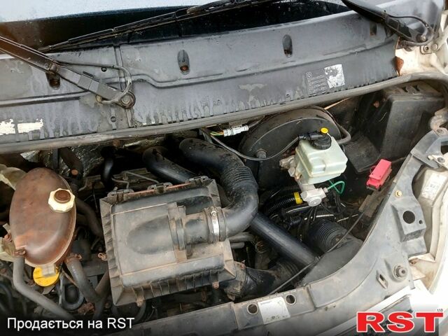 Белый Рено Мастер, объемом двигателя 2.5 л и пробегом 650 тыс. км за 7500 $, фото 7 на Automoto.ua