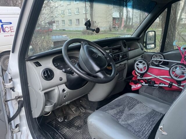 Белый Рено Мастер, объемом двигателя 2.5 л и пробегом 630 тыс. км за 4600 $, фото 5 на Automoto.ua