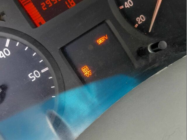 Белый Рено Мастер, объемом двигателя 2.5 л и пробегом 300 тыс. км за 5900 $, фото 3 на Automoto.ua