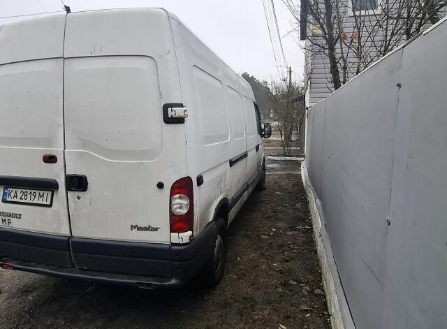 Белый Рено Мастер, объемом двигателя 2.5 л и пробегом 533 тыс. км за 4500 $, фото 3 на Automoto.ua