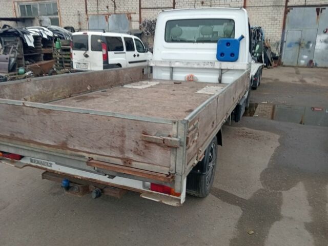 Белый Рено Мастер, объемом двигателя 3 л и пробегом 240 тыс. км за 9800 $, фото 2 на Automoto.ua