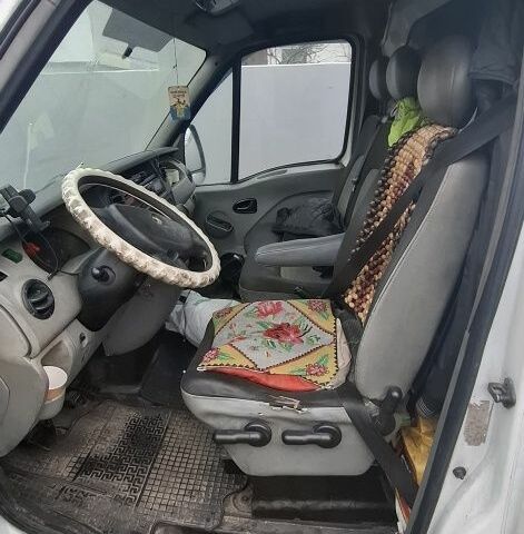 Белый Рено Мастер, объемом двигателя 2.5 л и пробегом 533 тыс. км за 4500 $, фото 7 на Automoto.ua