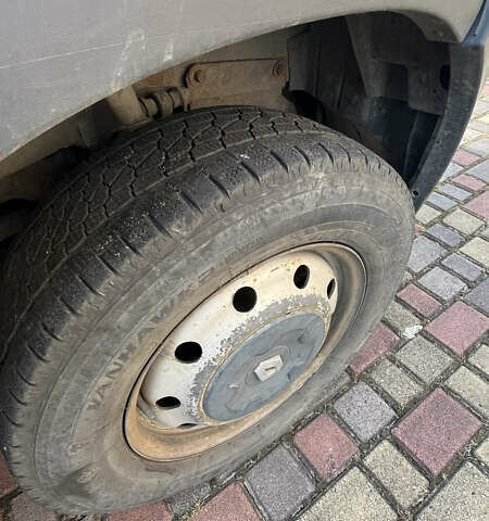 Белый Рено Мастер, объемом двигателя 2.46 л и пробегом 500 тыс. км за 7200 $, фото 7 на Automoto.ua