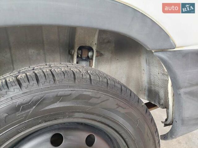 Белый Рено Мастер, объемом двигателя 2.5 л и пробегом 340 тыс. км за 6500 $, фото 5 на Automoto.ua