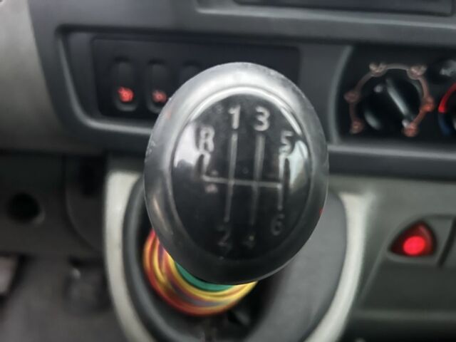 Белый Рено Мастер, объемом двигателя 2.5 л и пробегом 378 тыс. км за 6999 $, фото 10 на Automoto.ua