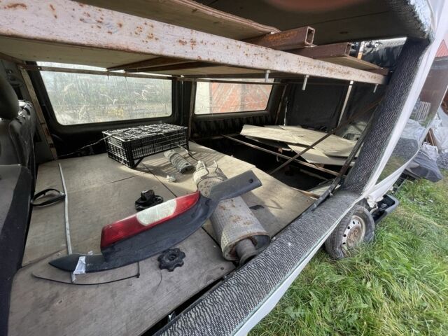 Белый Рено Мастер, объемом двигателя 2.5 л и пробегом 480 тыс. км за 2381 $, фото 7 на Automoto.ua