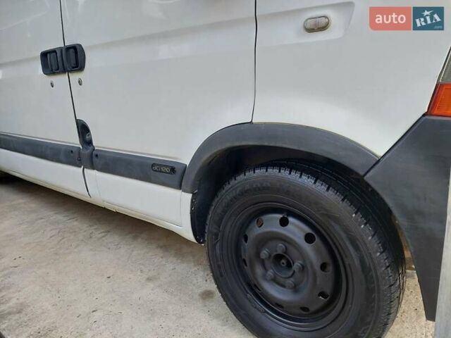 Белый Рено Мастер, объемом двигателя 2.5 л и пробегом 340 тыс. км за 6500 $, фото 2 на Automoto.ua