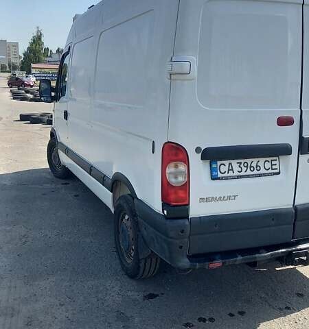 Белый Рено Мастер, объемом двигателя 2.5 л и пробегом 423 тыс. км за 8000 $, фото 1 на Automoto.ua