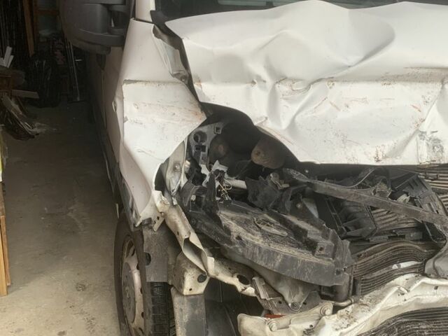 Белый Рено Мастер, объемом двигателя 2.5 л и пробегом 560 тыс. км за 3500 $, фото 2 на Automoto.ua