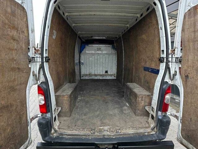 Белый Рено Мастер, объемом двигателя 2.5 л и пробегом 300 тыс. км за 3999 $, фото 5 на Automoto.ua