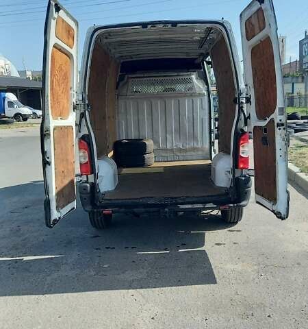 Белый Рено Мастер, объемом двигателя 2.5 л и пробегом 423 тыс. км за 8000 $, фото 7 на Automoto.ua