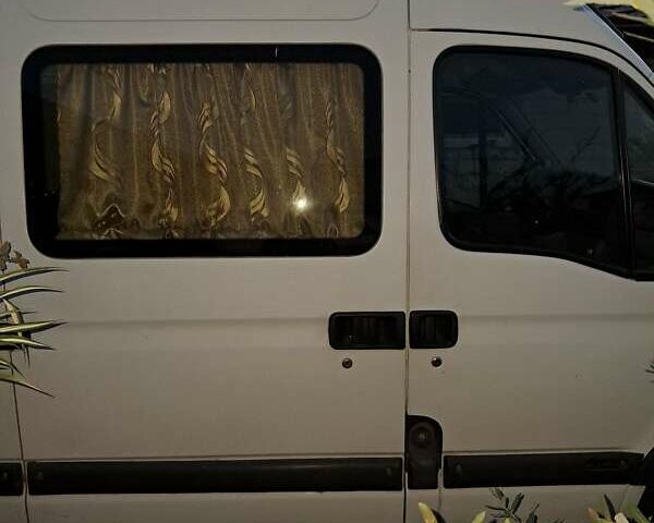 Білий Рено Мастєр, об'ємом двигуна 2.5 л та пробігом 295 тис. км за 7200 $, фото 5 на Automoto.ua