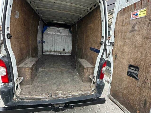 Белый Рено Мастер, объемом двигателя 2.5 л и пробегом 300 тыс. км за 3999 $, фото 6 на Automoto.ua