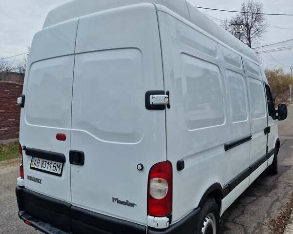 Белый Рено Мастер, объемом двигателя 2.5 л и пробегом 234 тыс. км за 8900 $, фото 13 на Automoto.ua