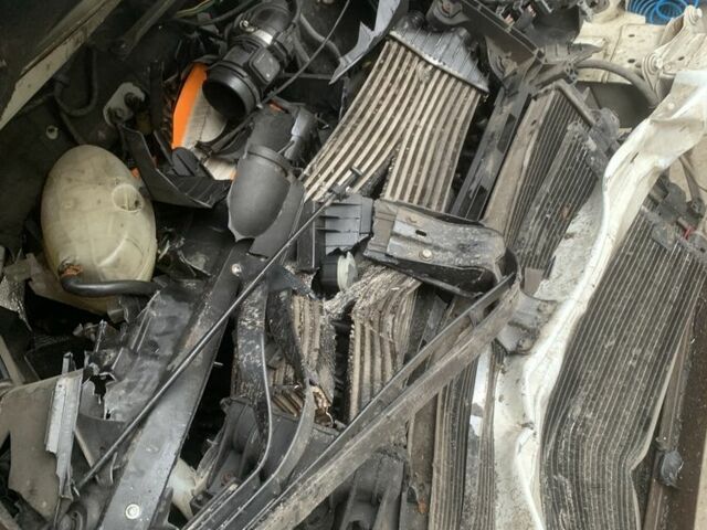 Белый Рено Мастер, объемом двигателя 2.5 л и пробегом 560 тыс. км за 3500 $, фото 3 на Automoto.ua