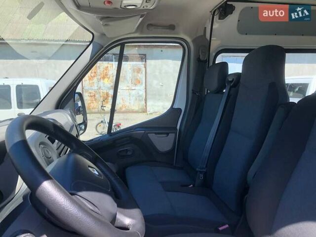 Белый Рено Мастер, объемом двигателя 2.3 л и пробегом 372 тыс. км за 13000 $, фото 11 на Automoto.ua