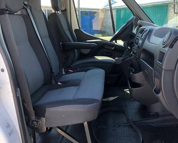 Белый Рено Мастер, объемом двигателя 2.3 л и пробегом 372 тыс. км за 13000 $, фото 34 на Automoto.ua