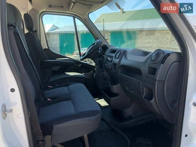 Белый Рено Мастер, объемом двигателя 2.3 л и пробегом 372 тыс. км за 13000 $, фото 33 на Automoto.ua