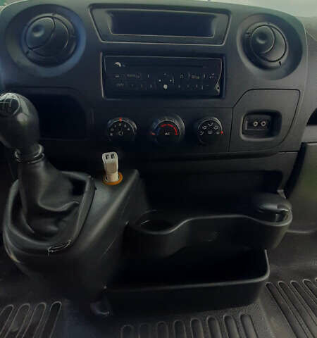 Білий Рено Мастєр, об'ємом двигуна 2.3 л та пробігом 540 тис. км за 12800 $, фото 6 на Automoto.ua