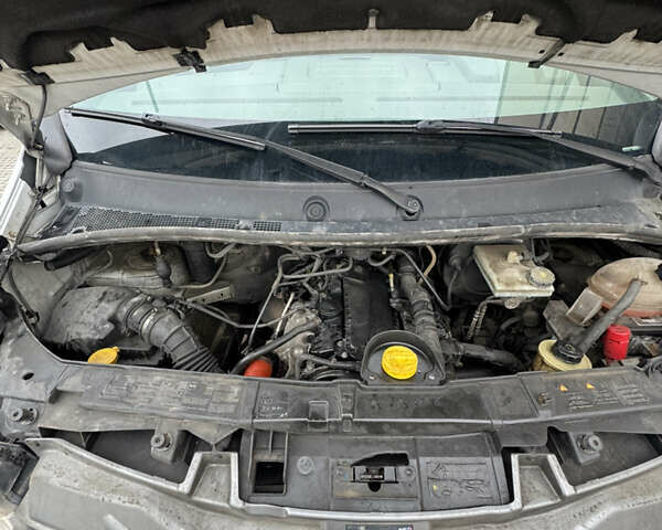 Белый Рено Мастер, объемом двигателя 2.3 л и пробегом 370 тыс. км за 11500 $, фото 9 на Automoto.ua
