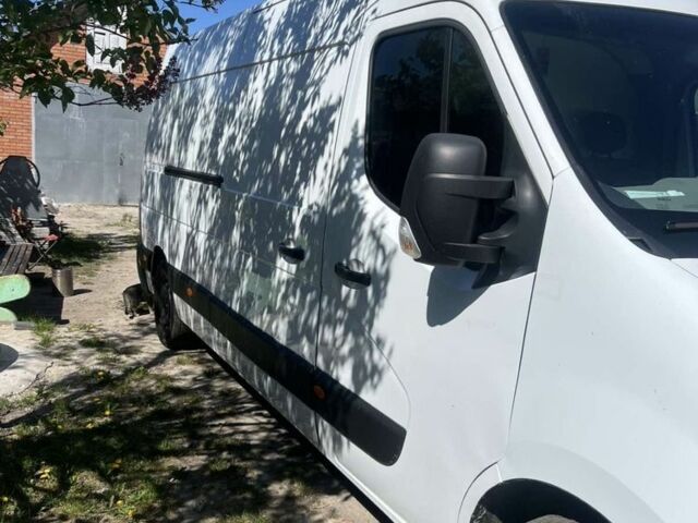 Белый Рено Мастер, объемом двигателя 2.3 л и пробегом 405 тыс. км за 11100 $, фото 2 на Automoto.ua