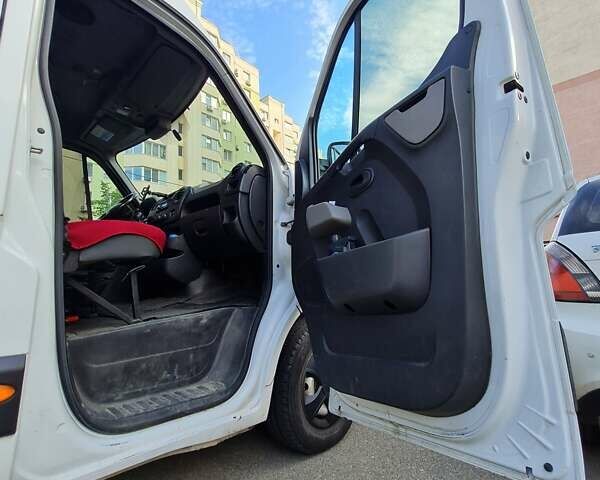 Белый Рено Мастер, объемом двигателя 2.3 л и пробегом 340 тыс. км за 9200 $, фото 9 на Automoto.ua