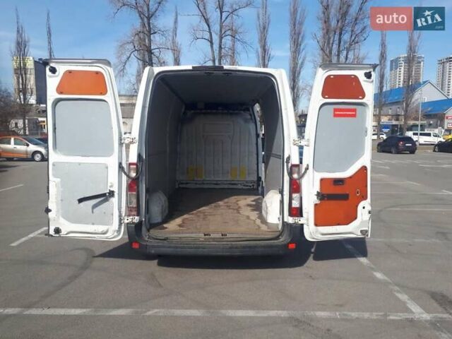 Белый Рено Мастер, объемом двигателя 2.3 л и пробегом 490 тыс. км за 9500 $, фото 5 на Automoto.ua