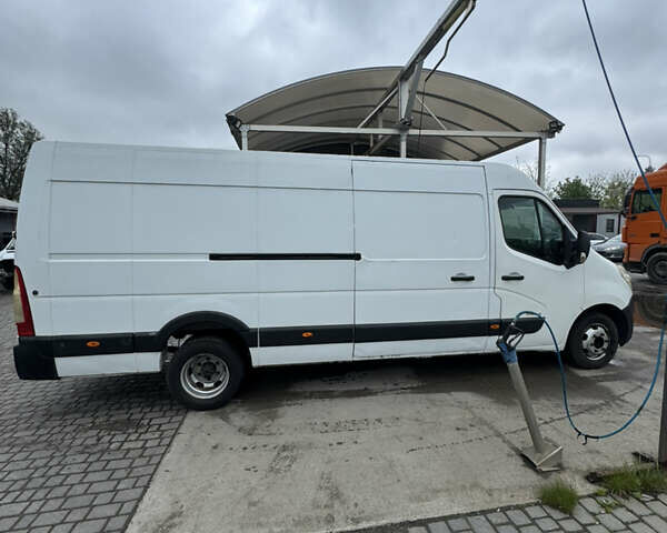 Белый Рено Мастер, объемом двигателя 2.3 л и пробегом 370 тыс. км за 11500 $, фото 2 на Automoto.ua
