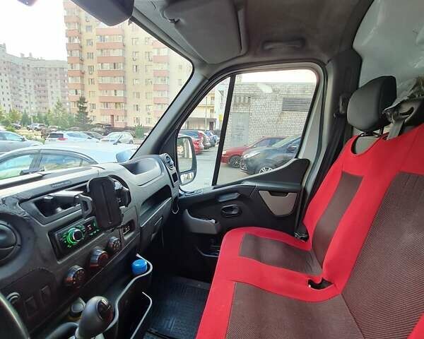 Белый Рено Мастер, объемом двигателя 2.3 л и пробегом 340 тыс. км за 9950 $, фото 3 на Automoto.ua