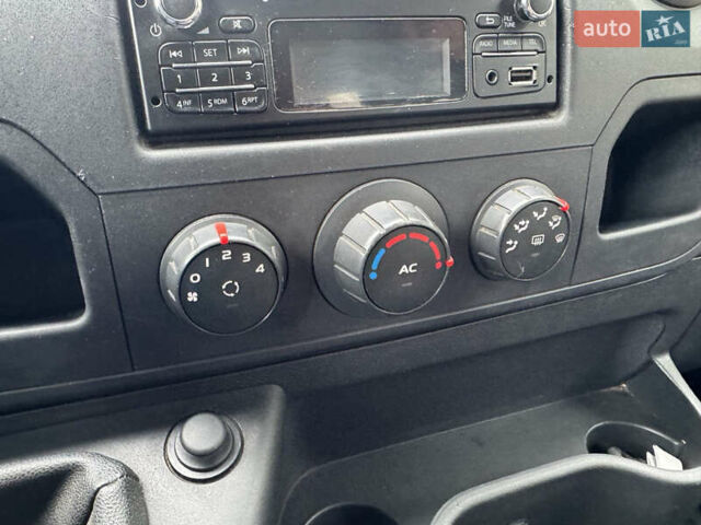 Белый Рено Мастер, объемом двигателя 2.3 л и пробегом 530 тыс. км за 9350 $, фото 18 на Automoto.ua
