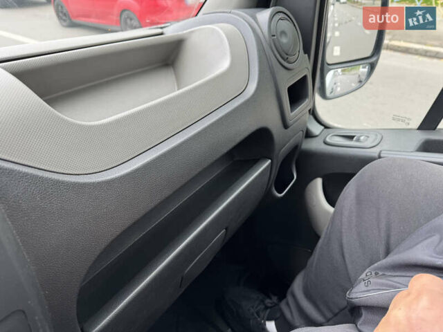 Белый Рено Мастер, объемом двигателя 2.3 л и пробегом 531 тыс. км за 10700 $, фото 14 на Automoto.ua