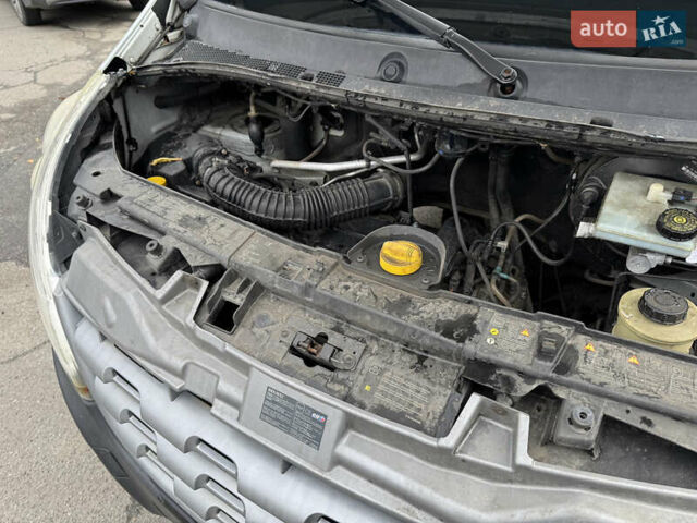 Белый Рено Мастер, объемом двигателя 2.3 л и пробегом 531 тыс. км за 10700 $, фото 7 на Automoto.ua