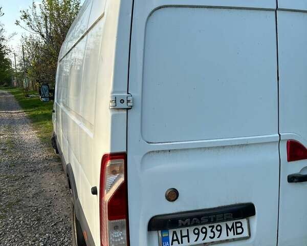 Белый Рено Мастер, объемом двигателя 2.3 л и пробегом 385 тыс. км за 13500 $, фото 6 на Automoto.ua