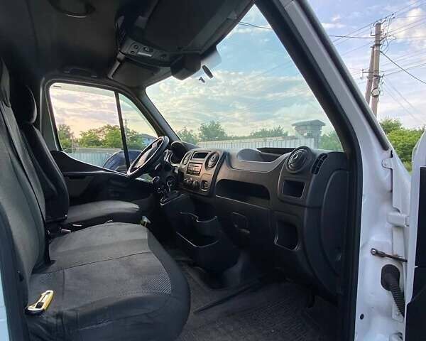 Белый Рено Мастер, объемом двигателя 2.3 л и пробегом 450 тыс. км за 12000 $, фото 5 на Automoto.ua