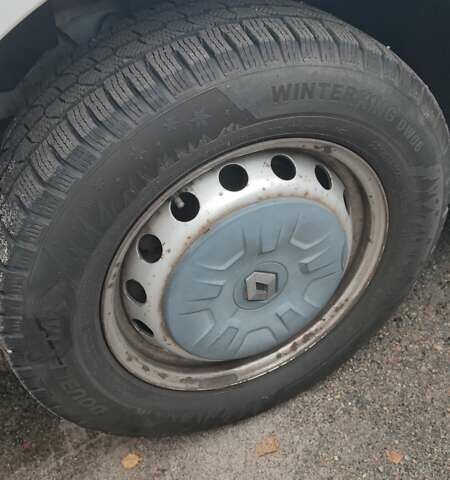 Белый Рено Мастер, объемом двигателя 2.3 л и пробегом 263 тыс. км за 13000 $, фото 17 на Automoto.ua