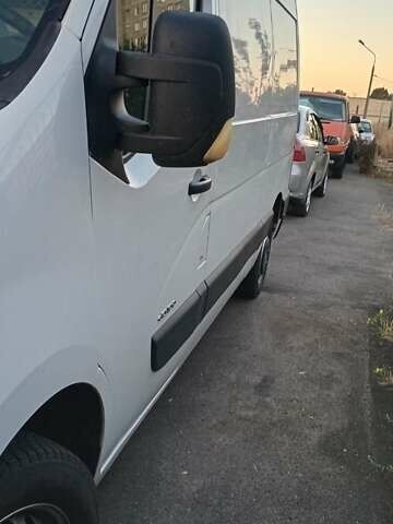 Белый Рено Мастер, объемом двигателя 2.3 л и пробегом 370 тыс. км за 10000 $, фото 2 на Automoto.ua