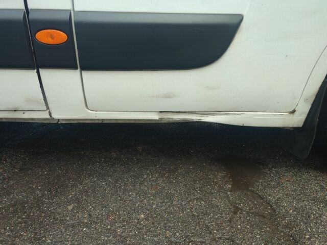 Белый Рено Мастер, объемом двигателя 2.3 л и пробегом 374 тыс. км за 11000 $, фото 6 на Automoto.ua