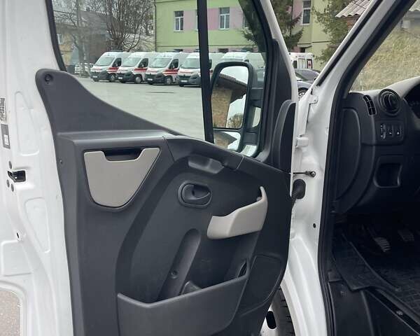 Белый Рено Мастер, объемом двигателя 2.3 л и пробегом 450 тыс. км за 11700 $, фото 13 на Automoto.ua