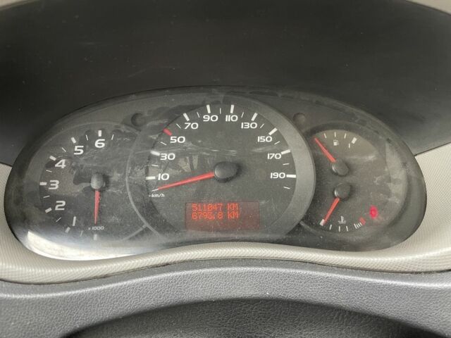 Белый Рено Мастер, объемом двигателя 2.3 л и пробегом 511 тыс. км за 10600 $, фото 7 на Automoto.ua