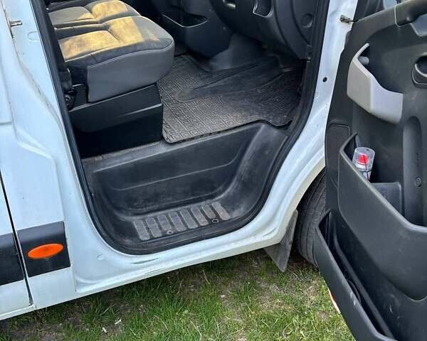 Белый Рено Мастер, объемом двигателя 2.3 л и пробегом 385 тыс. км за 13500 $, фото 20 на Automoto.ua