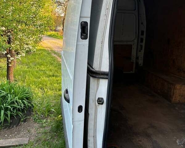 Белый Рено Мастер, объемом двигателя 2.3 л и пробегом 385 тыс. км за 13500 $, фото 25 на Automoto.ua