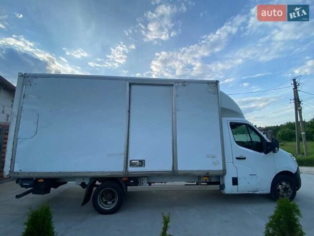 Белый Рено Мастер, объемом двигателя 2.3 л и пробегом 450 тыс. км за 12000 $, фото 1 на Automoto.ua