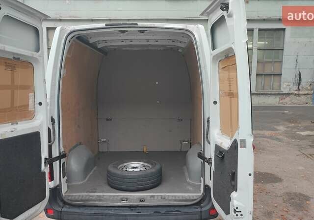 Белый Рено Мастер, объемом двигателя 2.3 л и пробегом 263 тыс. км за 13000 $, фото 18 на Automoto.ua