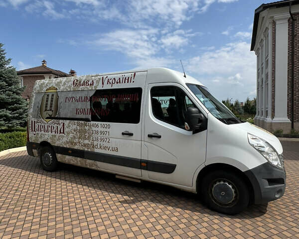 Белый Рено Мастер, объемом двигателя 2.3 л и пробегом 106 тыс. км за 20000 $, фото 1 на Automoto.ua