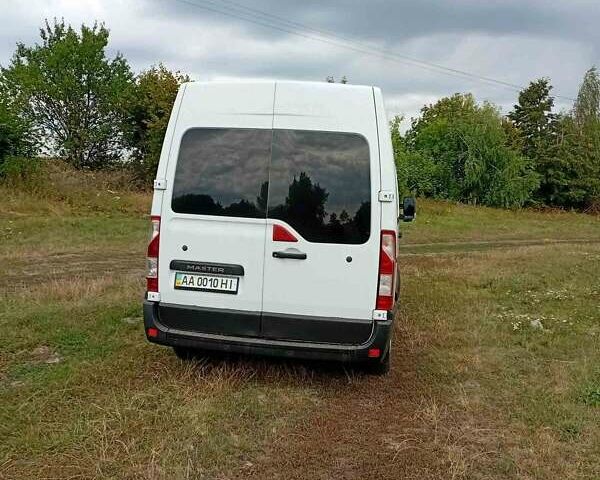 Белый Рено Мастер, объемом двигателя 2.3 л и пробегом 456 тыс. км за 11400 $, фото 2 на Automoto.ua