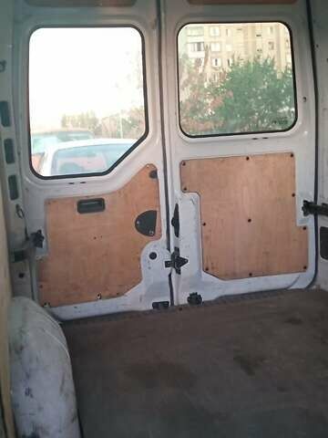 Белый Рено Мастер, объемом двигателя 2.3 л и пробегом 370 тыс. км за 10000 $, фото 7 на Automoto.ua